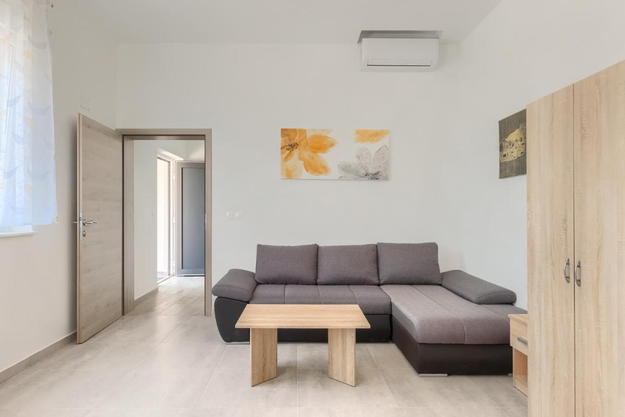 Apartments Medulin 2217 Exterior photo